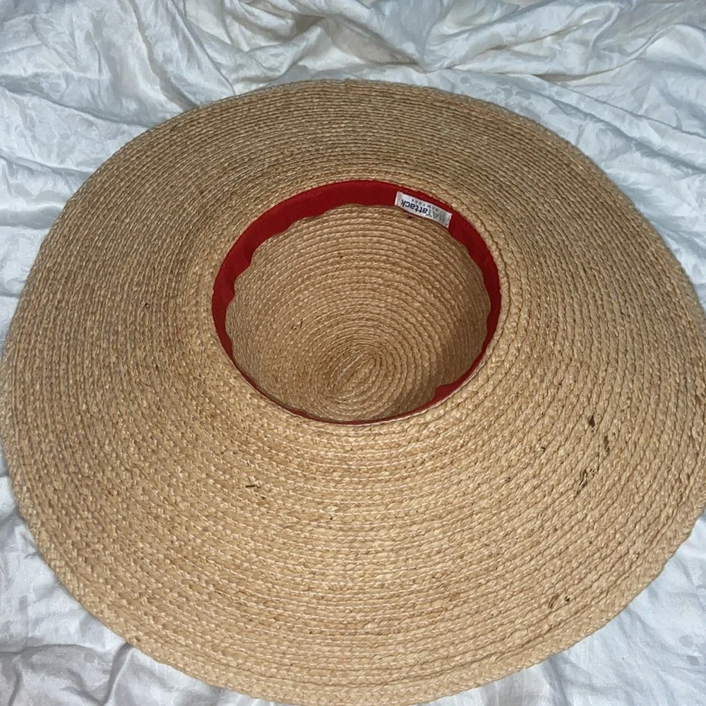 Like new Hat Attack New York 6.25” Brim w/Gold Metallic Leather Strip Band